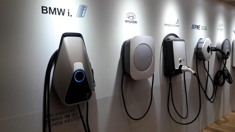 Charging an EV off grid in Spain: what actually works
